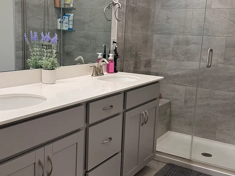 En Suite Bathroom - 2nd Floor