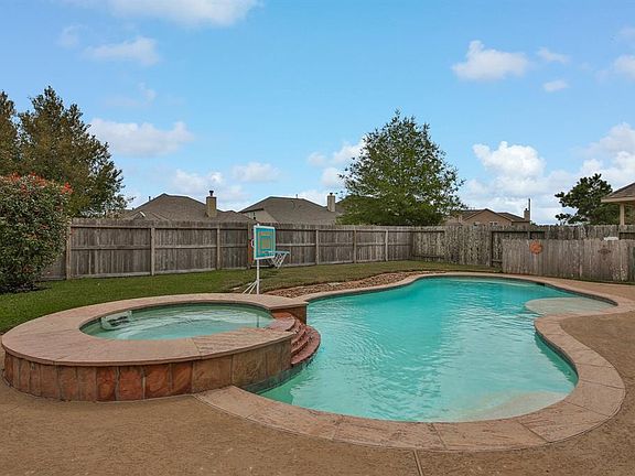 4th image of 10114 Winding Creek Ln