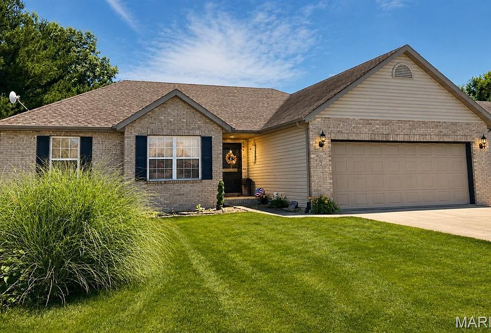1st image of 2 Meadowbrooke Dr