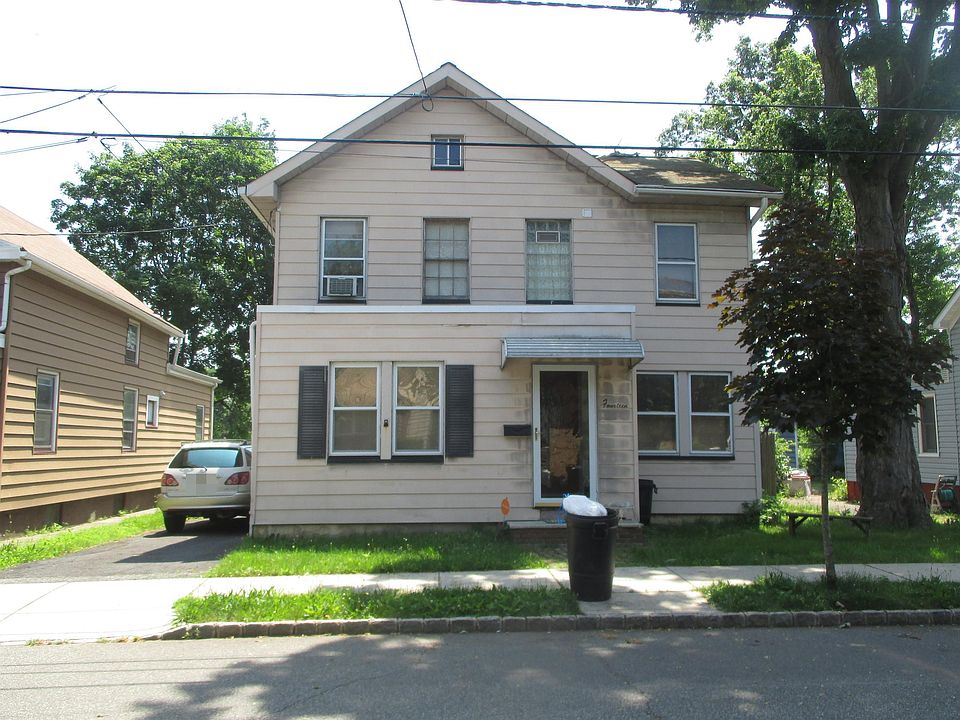 1st image of 14 Montgomery Pl