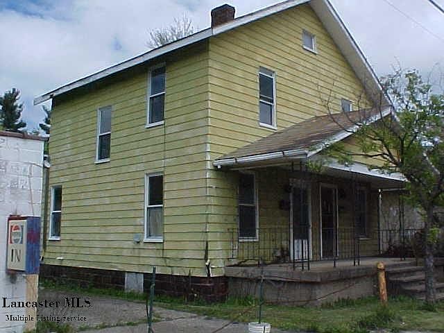 2nd image of 418 W Broadway St