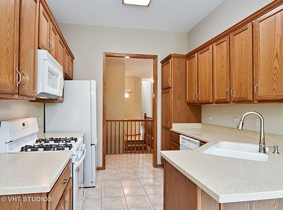4th image of 16504 Garnet Ct