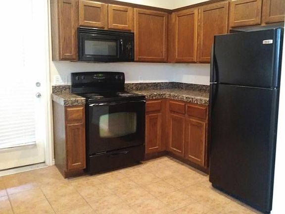2nd image of 915 N Cottonwood Wash Dr #113