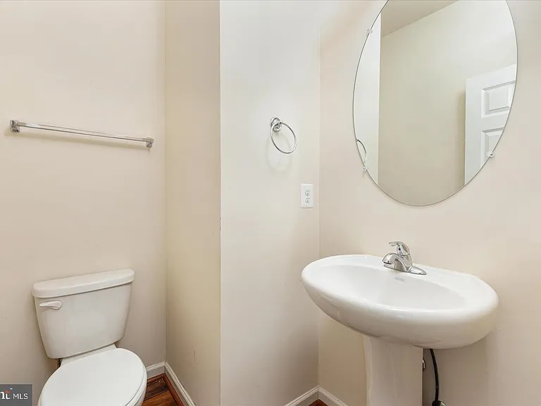 109 Splendor Garden Way — Photo 9