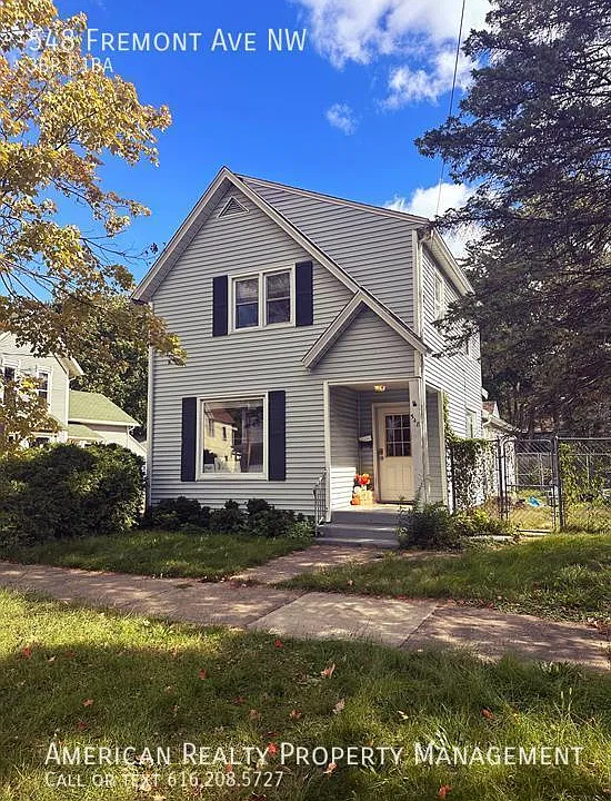 548 Fremont Ave NW