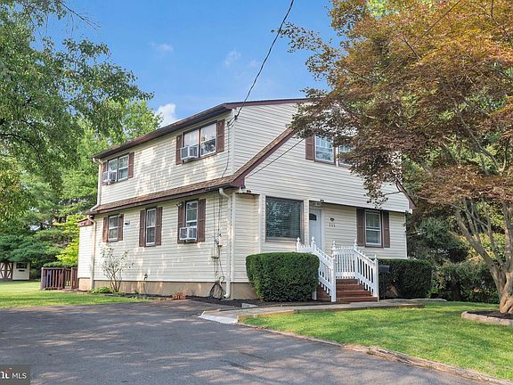 3rd image of 200 Wilson Ave