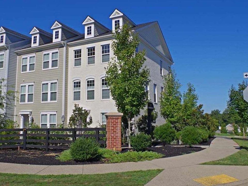 Beautiful End Unit Townhome