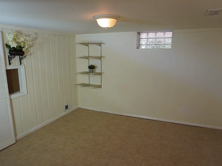 1710 Weston Ave — Photo 15