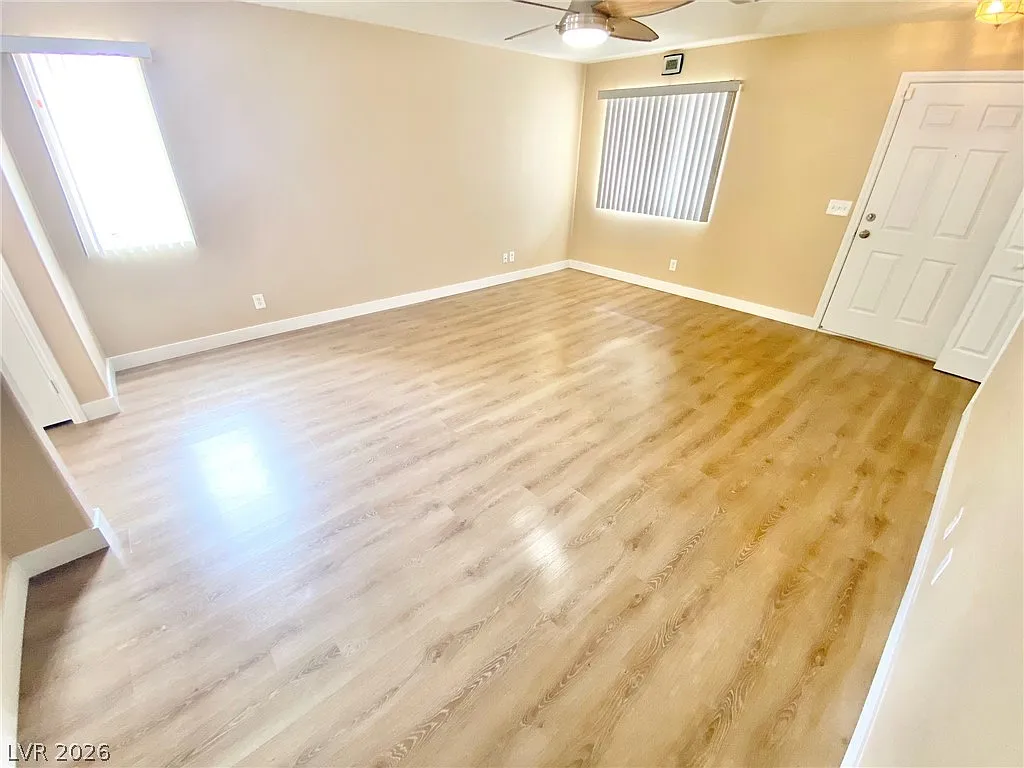 4 bed, 2.0 bath, 1400 sqft, $2,100 — Photo 2