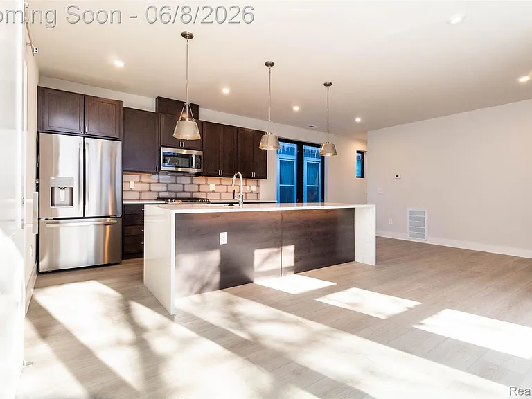 2223 Wabash St — Photo 5