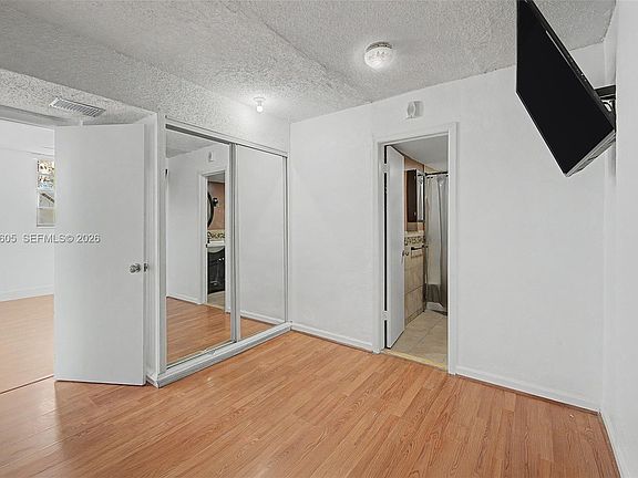 5th image of 12590 NE 16th Ave APT 402