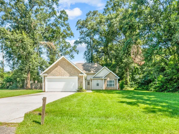 905 Mitchell St, Picayune, MS 39466