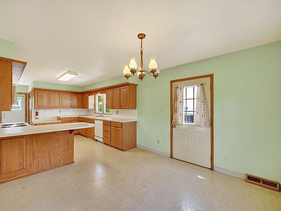 5th image of 4308 69th St