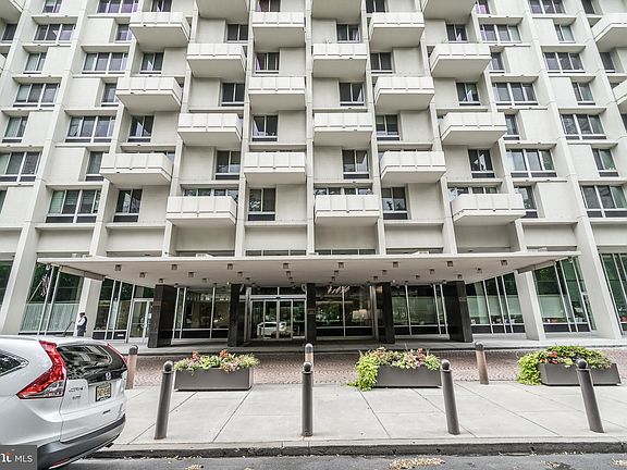 5th image of 604 S Washington Sq #36-2315