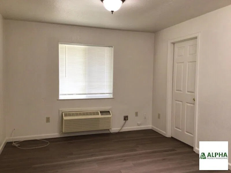 1 bed, 1.0 bath, 720 sqft, $1,000 — Photo 2