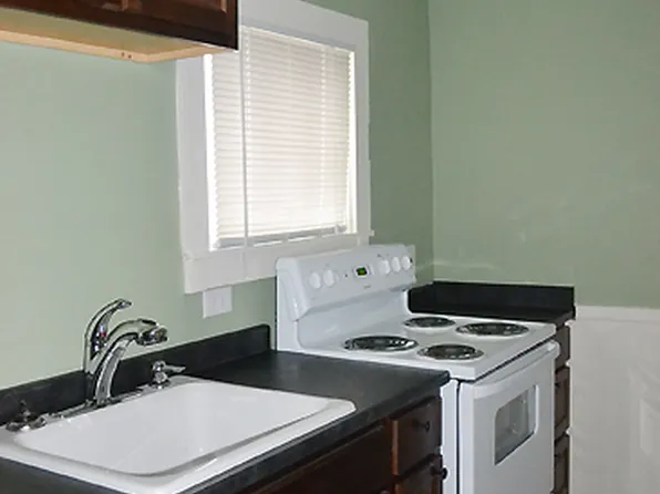 64 Fifth Street, 64 5th St APT 1, Bangor, ME 04401