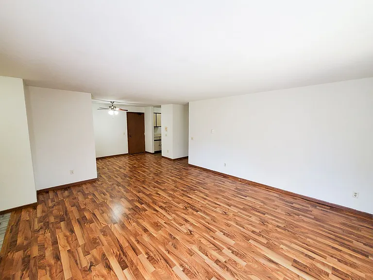 Orchard Village Apartments — Photo 40