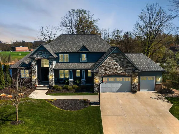 32815 Crimson Crossing Ct, Beverly Hills, MI 48025