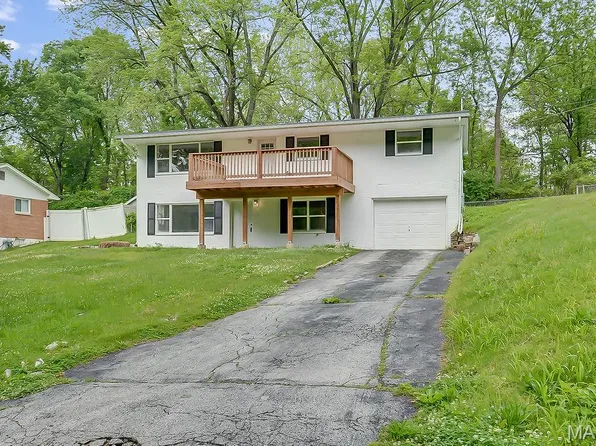 43 Highview Ln, Belleville, IL 62223