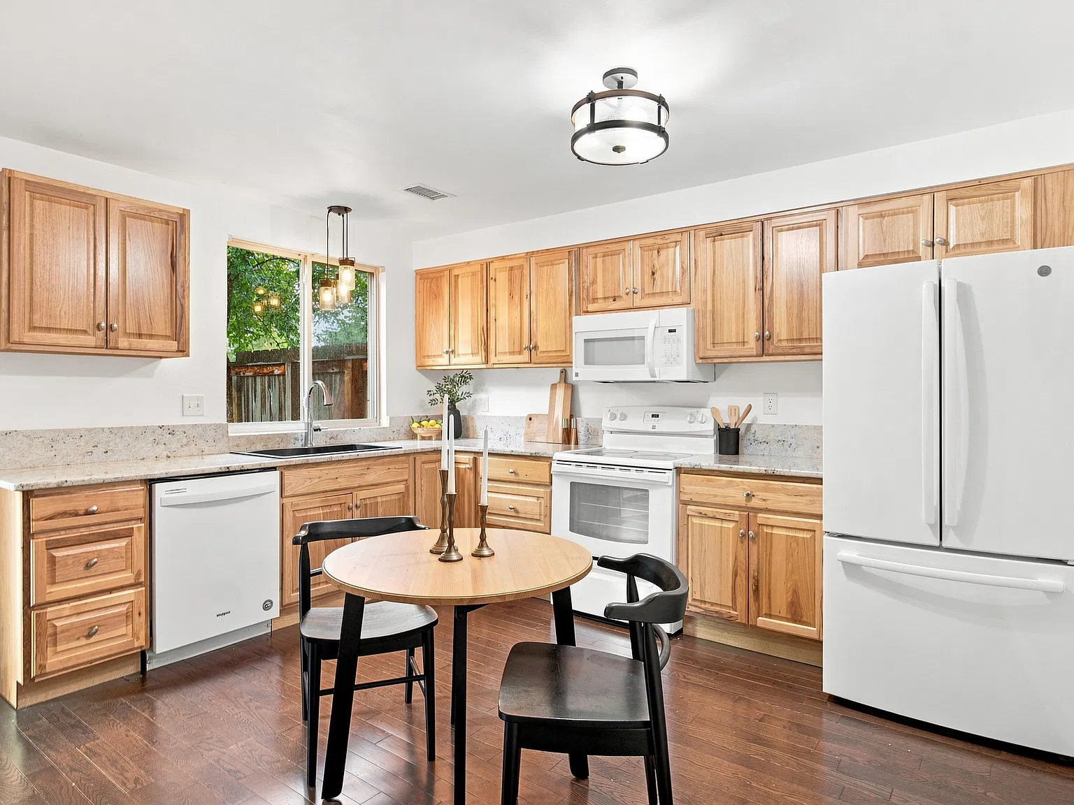 2 bed, 1264 sqft, $2,500 — Photo 3