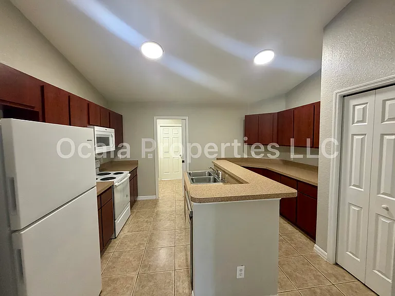 1 Olive Ln — Photo 5