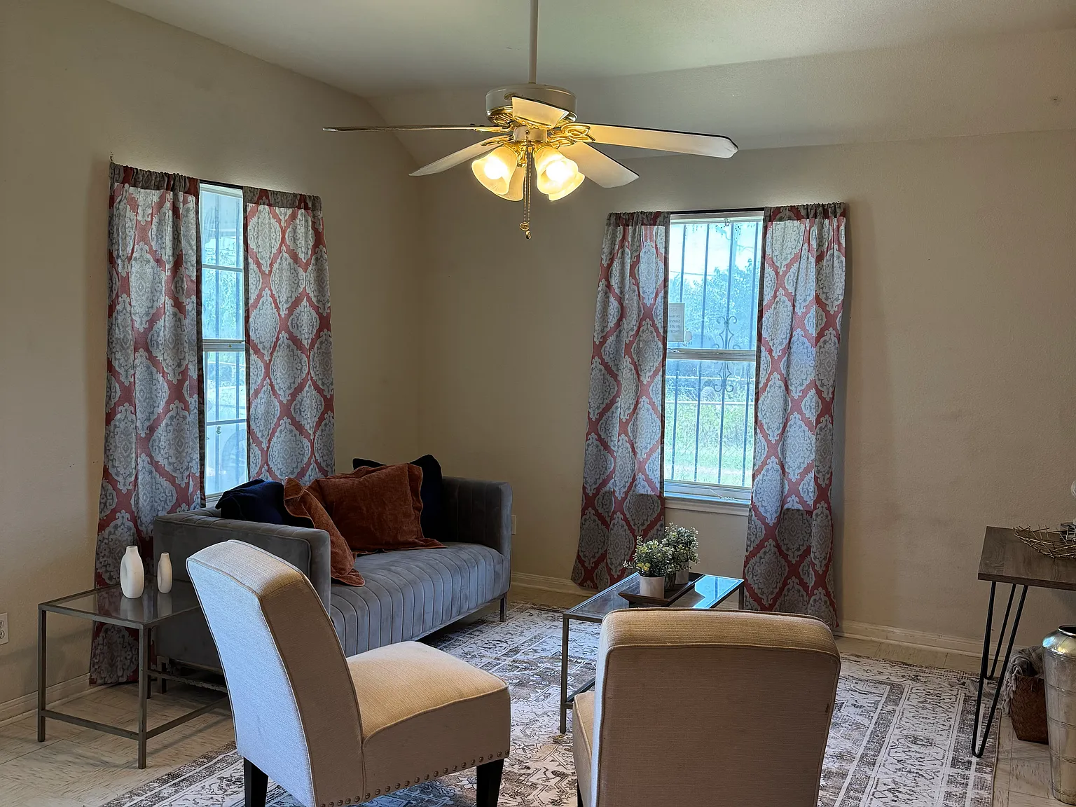 2 bed, 840 sqft, $1,350 — Photo 4