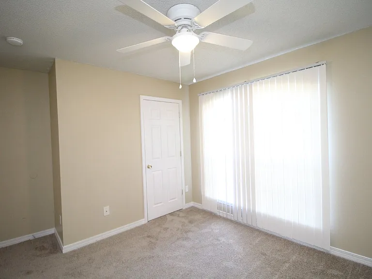 1064 Antigua Cir — Photo 13