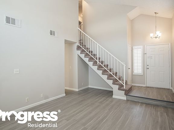 5th image of 3720 Calumet Farm Cir