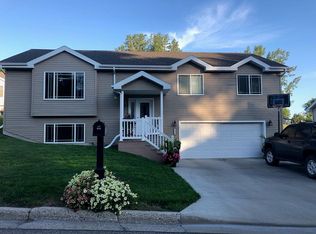 1310 7th Ave SW, Jamestown, ND 58401