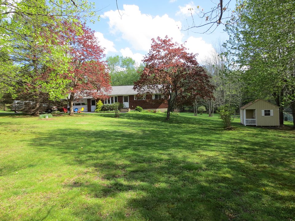 1st image of 126 Lakeside Dr