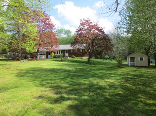 126 Lakeside Dr, Honesdale, PA 18431