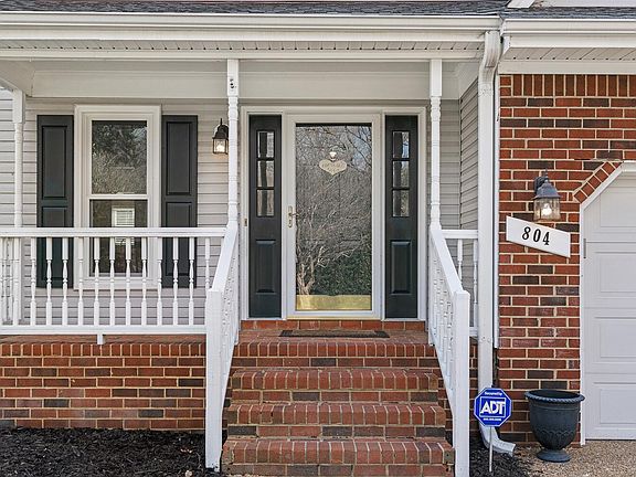 3rd image of 804 Lancaster Ln