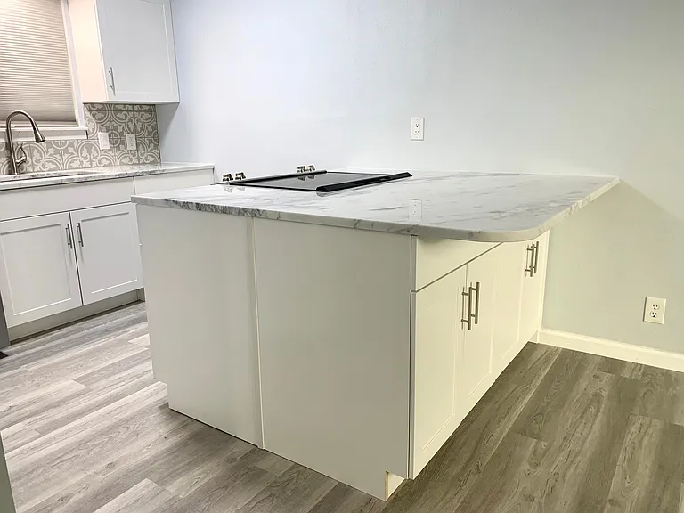 500 E Riverside Dr #122 — Photo 14
