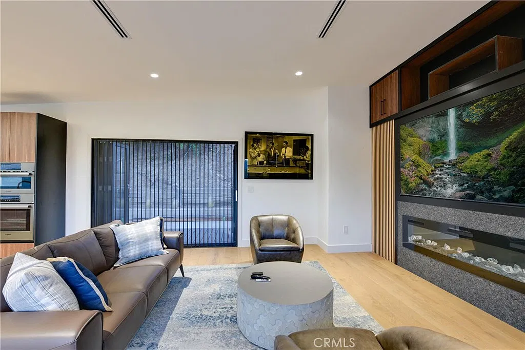2 bed, 1673 sqft, $7,500 — Photo 4