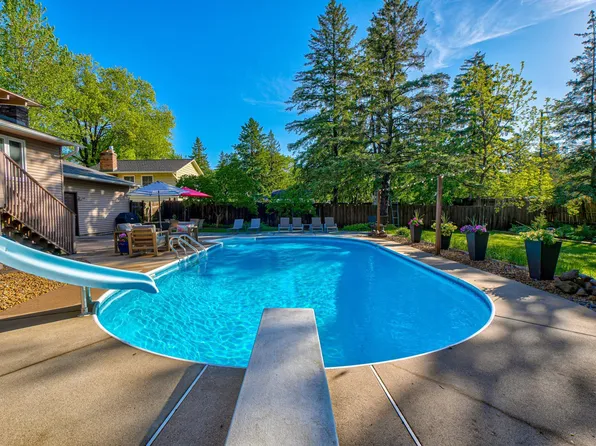 2317 Hidden Valley Ln, Stillwater, MN 55082