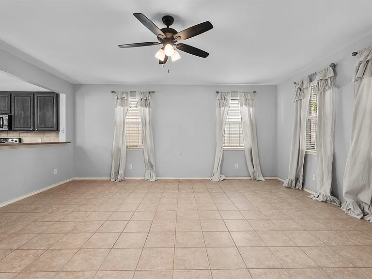 2131 Kemah Village Dr — Photo 12