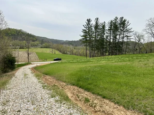 Ingalls Rd, Gallipolis, OH 45631