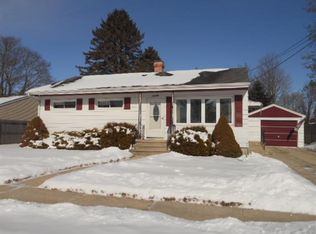 2116 32nd St, Two Rivers, WI 54241