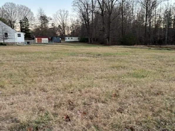 17 Westhaven Dr, Danville, VA 24541