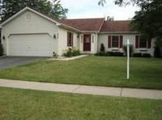 617 W Stetzer Ave, Elburn, IL 60119