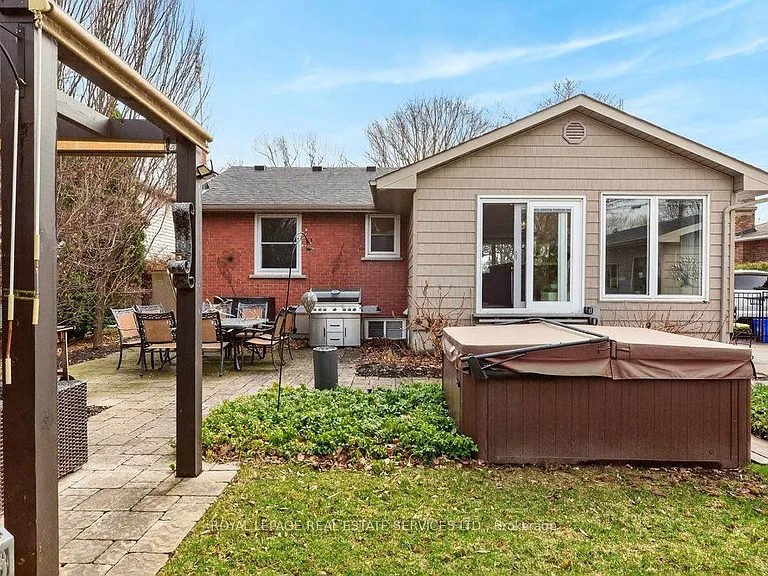 589 Arlington Blvd — Photo 39