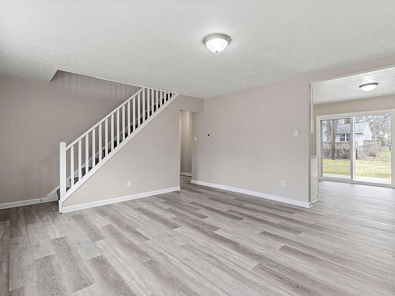 3rd image of 1489 Blaine Dr