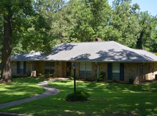 355 Lakewood Rd, Vicksburg, MS 39180