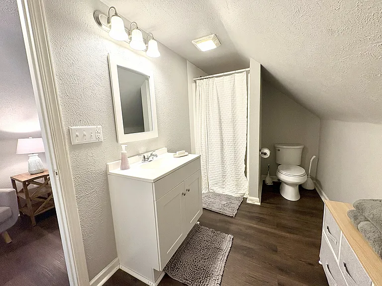 1124 N Twyckenham Dr — Photo 14