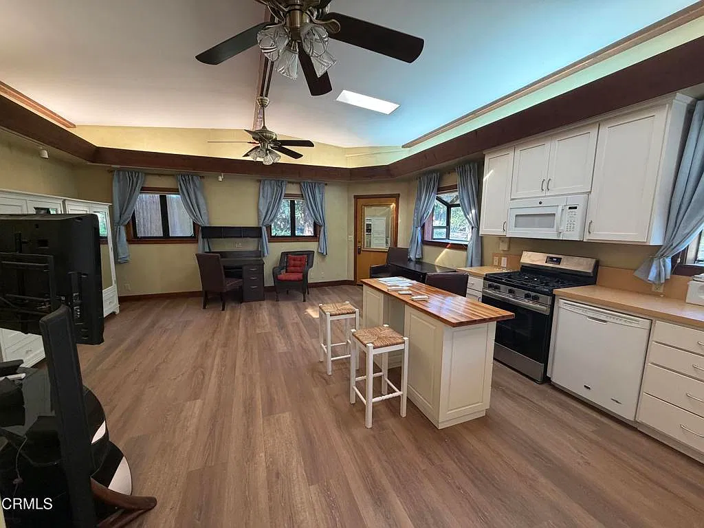 Studio, 1.0 bath, 550 sqft, $3,900 — Photo 4