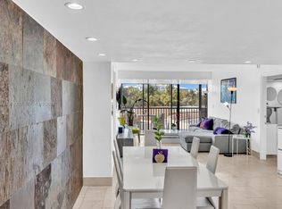 20335 N Country Club Dr #310, Aventura, FL