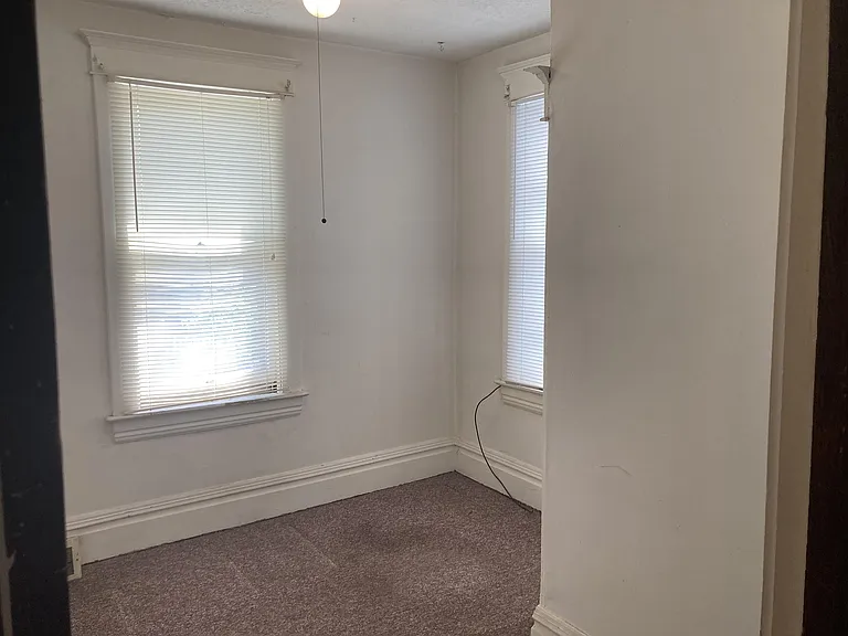 212 Grand St — Photo 23