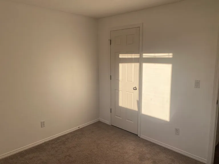 836 Fairmont Dr NE — Photo 16