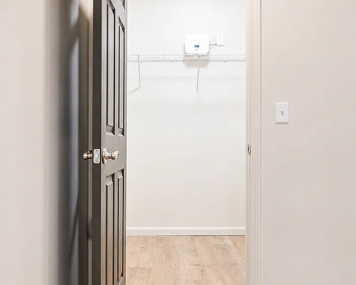 922 Chancery Ln — Photo 13