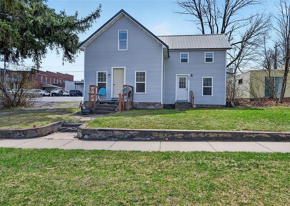 1st image of 22 6th Avenue